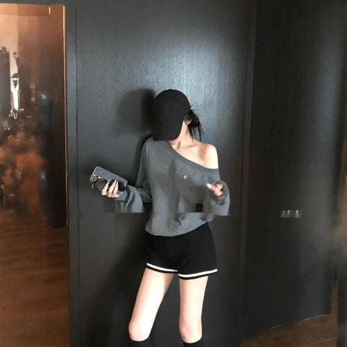 Off-the-shoulder Small Icon Loose Pullover Sweatershirt